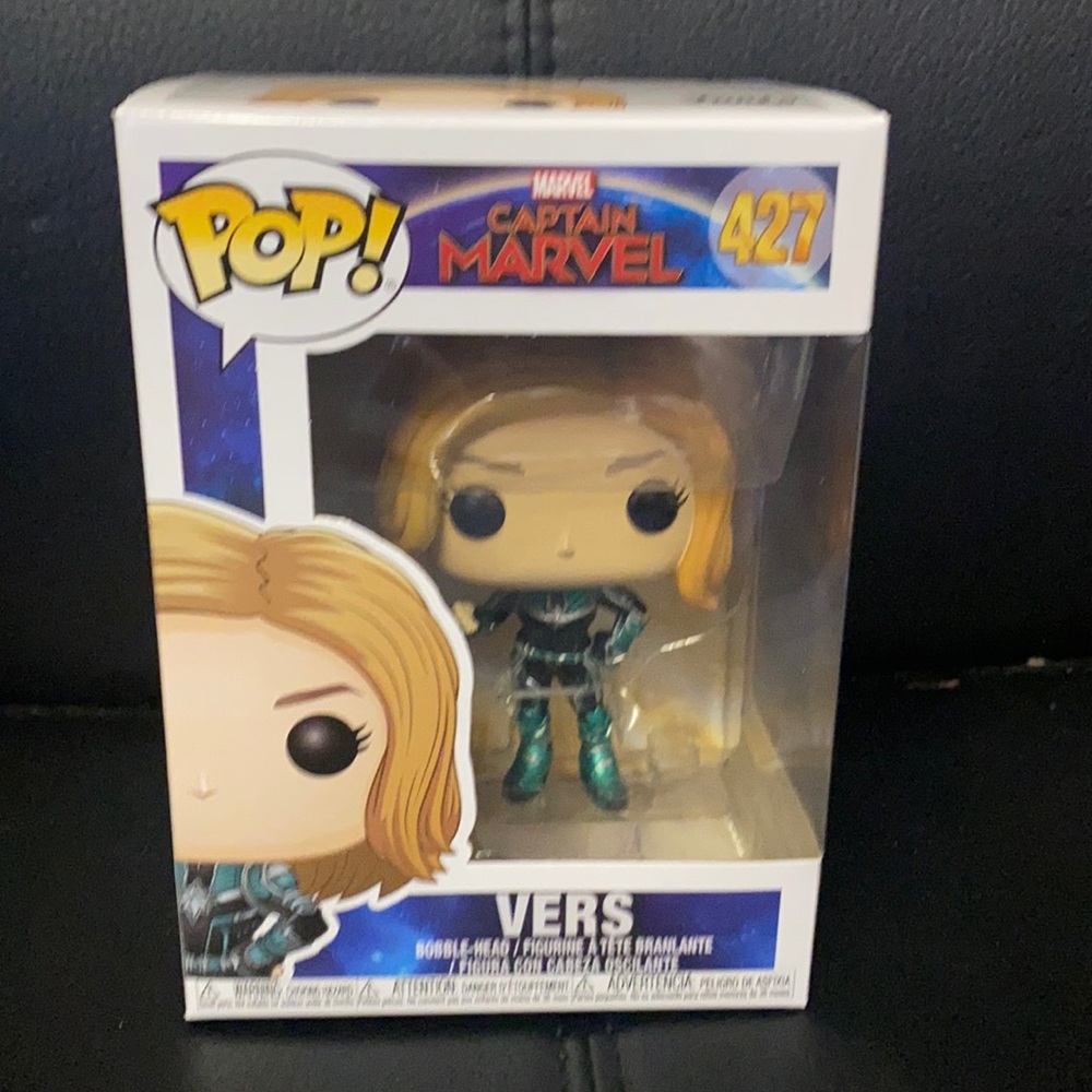 Captain Marvel Vers funko pop 427